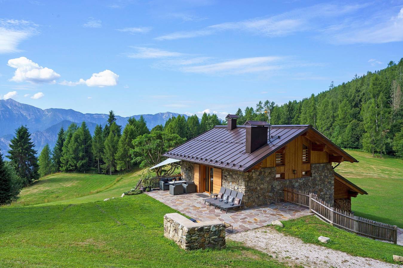 Luxus-Chalet Larice mit Bergblick und Panoramaterrasse in Ronchi Valsugana, Valsugana