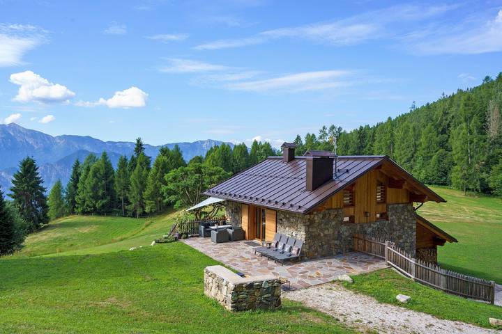 Last minute chalet for 6 people, with Garden in Italy