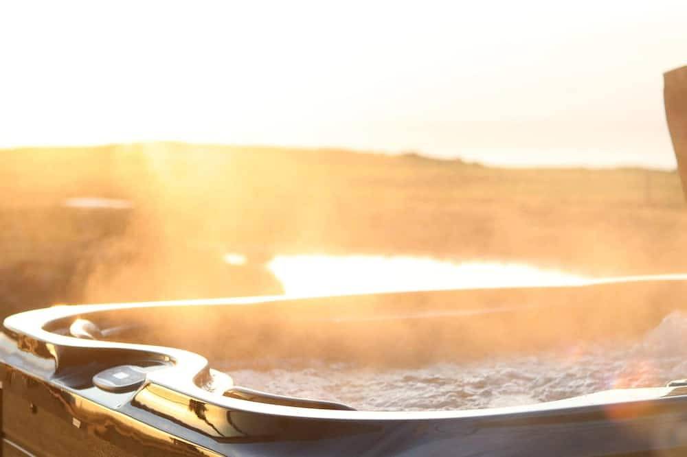 Cliff Top Retreat with Private Hot tub in Grafschaft Antrim