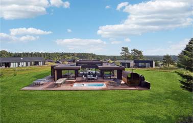 Ferienhaus für 12 Personen, mit Garten und Terrasse sowie Pool in Egsmark Strand