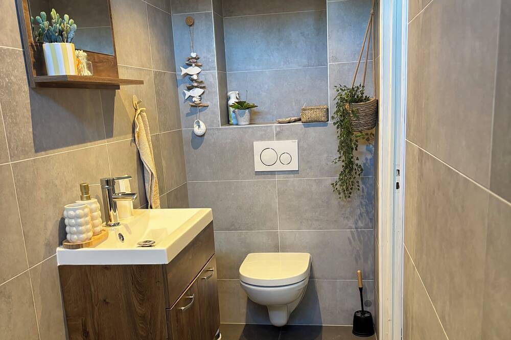 Ganze Wohnung, Beachhouse Noordwijk with private garden ☀️ Bathroom Full Renovation March 2026! in Noordwijk aan Zee, Noordwijk