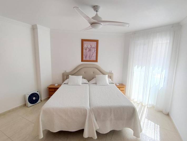 Vakantieappartement voor 4 personen, with uitzicht and balkon as well as zwembad in Las Galletas