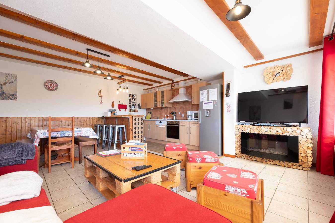 Entire apartment, Apartment 'Les Airelles' with Mountain View, Private Terrace and Wi-Fi in La Bresse, Parc naturel régional des Ballons des Vosges