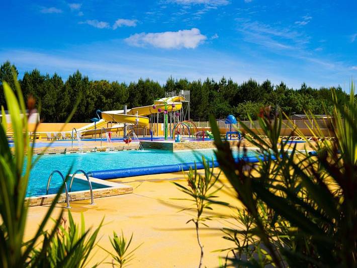 Camping für 6 Personen, mit Whirlpool und Terrasse sowie Garten und Pool in Seignosse