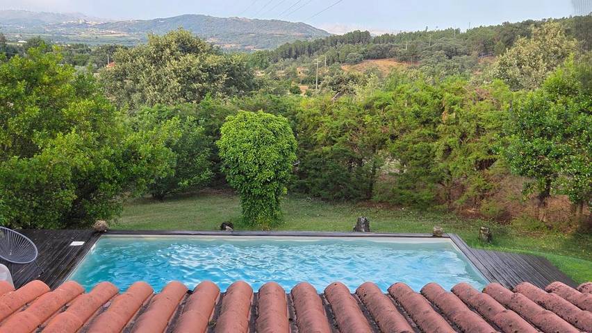 Casa de férias para 8 pessoas, com Varanda e Terraço e ainda Jardim and Piscina em Covilhã