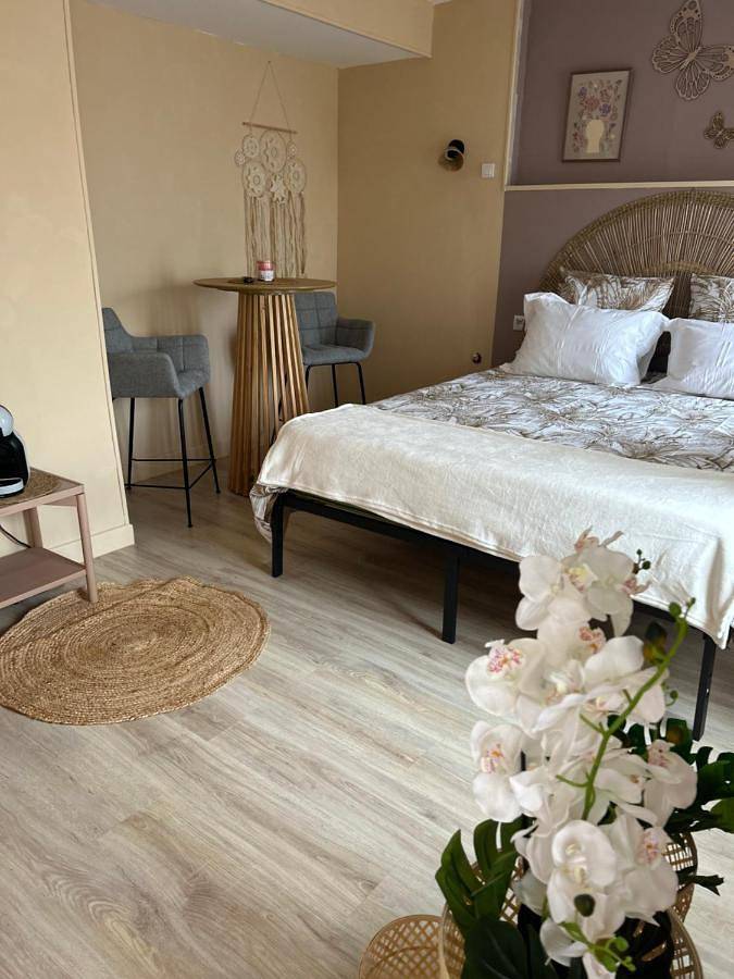 Le nid gourmand in Andryes, Région d'Auxerre