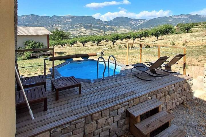 Location de vacances pour 4 personnes, avec Terrasse et Jardin à Bésignan