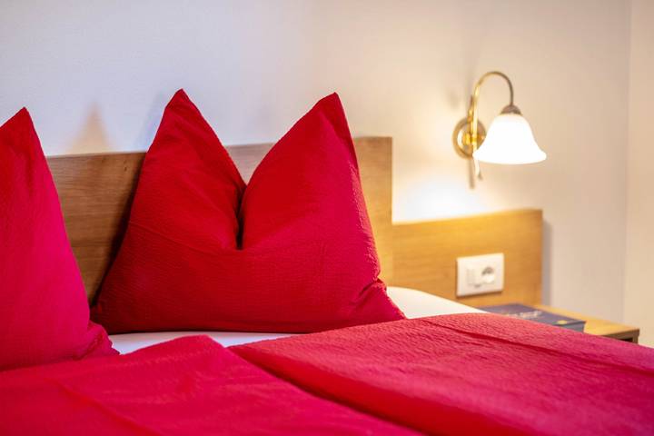 Hel lejlighed, Charming Apartment “Santnerblick Gfliererhof” with Mountain View & Balcony in St. Anton (Völs am Schlern), Völs am Schlern