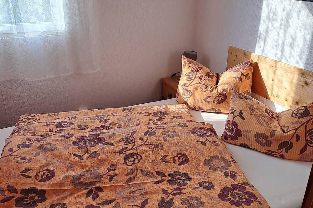 Ganze Wohnung, Weinberg-Bungalow 14, 2 Schlafräume - Ferienhäuser Weinberg Prossen in Porschdorf, Bad Schandau