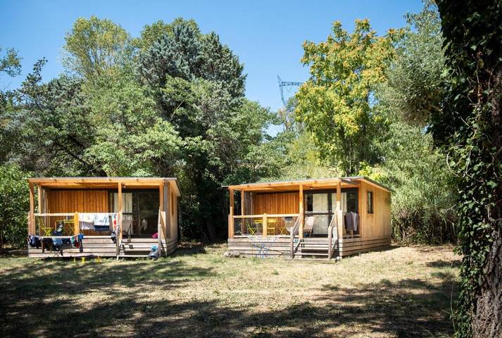 Camping pour 4 personnes, avec Terrasse et Piscine