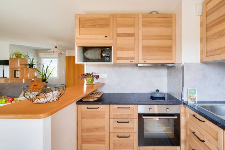 Apartamento entero, Duplex pour 4 proche du port - 500m de la plage in Guilvinec, Côte de Cornouaille