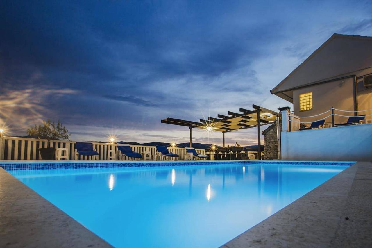 Holiday home Leko with outdoor pool and hot tub , can fit 22 people in Imotski, Makarska Riviera