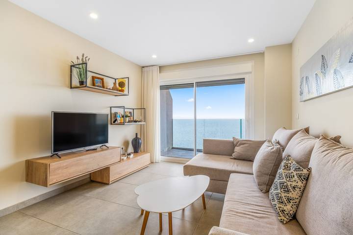 Apartamento entero, Apartamento 'Playa Principe Esc 10' con vistas al mar, Wi-Fi y aire acondicionado. in Los Miradores del Puerto, San Javier
