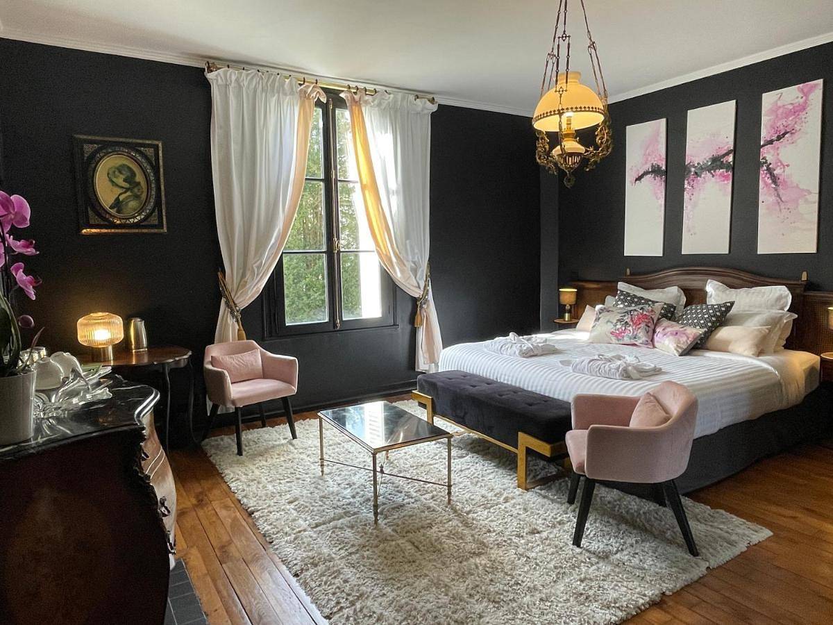 Family Room with Garden View in Angé, Région de Blois