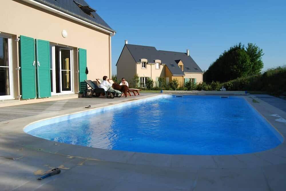 Luxueuse maison neuve sur golf d'Omaha Beach, piscine privée chauffée in Port-en-Bessin-Huppain, Région de Bayeux