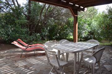 Gîte pour 5 personnes, avec terrasse et jardin, animaux acceptés dans Santa Giulia