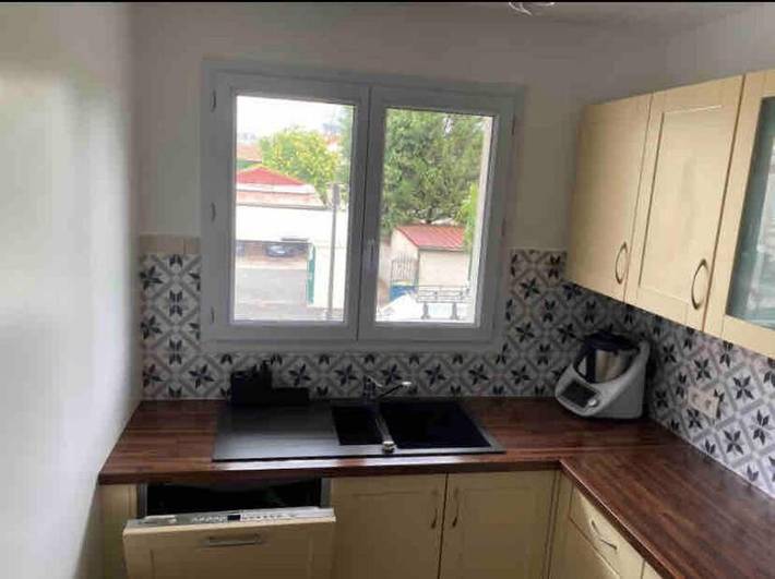 Gîte pour 5 personnes, avec Balcon et Vue à Suresnes - 4