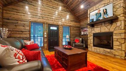 Log Cabin for 4 Guests in Broken Bow, Broken Bow Lake, Picture 4
