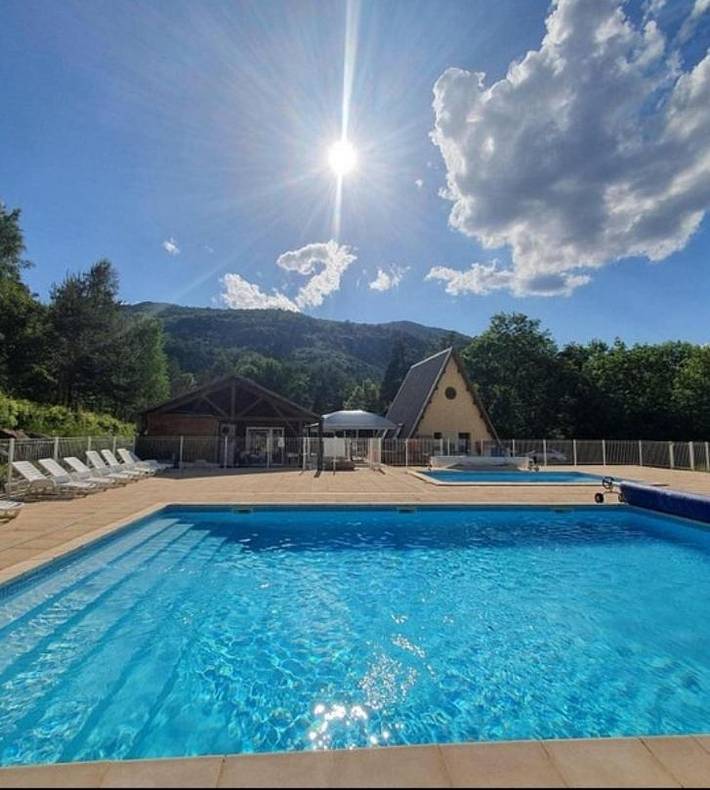Location de vacances pour 5 personnes, avec jardin et piscine à La Bréole - 2