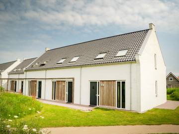 Ferienhaus für 4 Personen, mit Terrasse und Balkon/Terrasse in Nieuwvliet