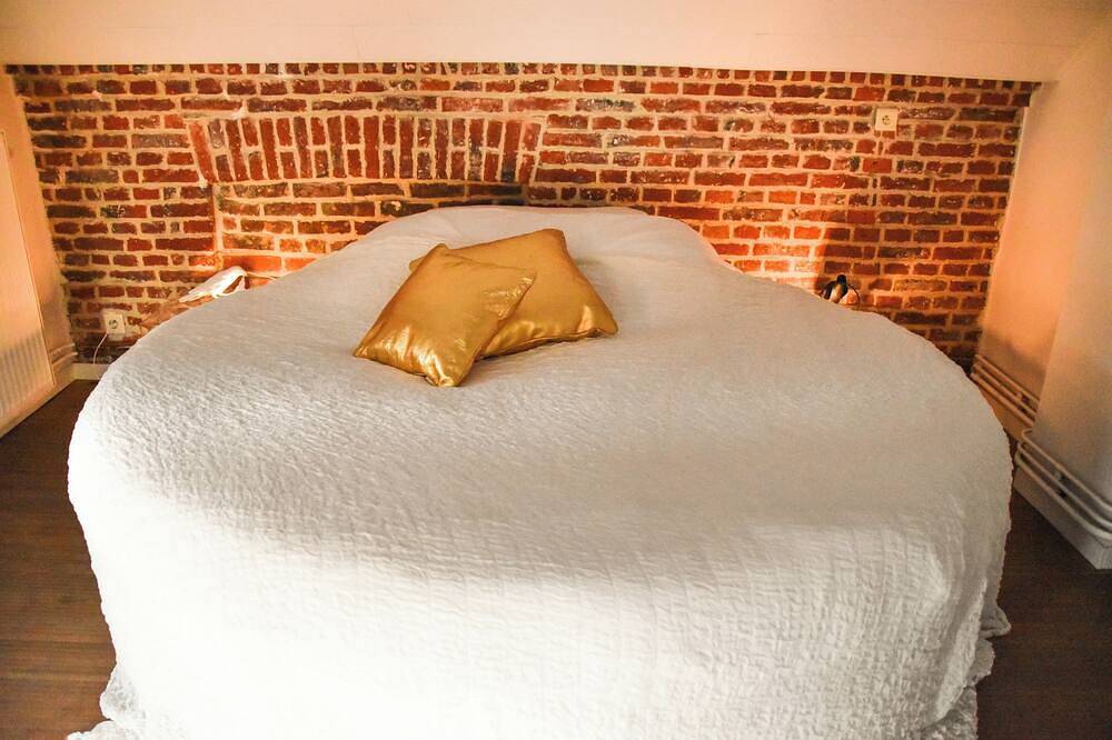 Petite Maison Cocoon au Centre de Tournai, Idéal Pour un Couple in Doornik, Henegouwen