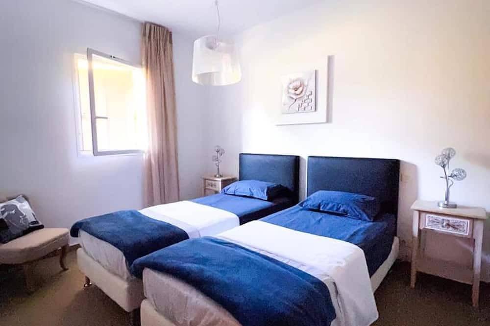 Ganze Wohnung, Pinarello - Luxury 3-room residence 50m from the beach - 6 people 77 m2 Wifi in Pinarellu, Zonza