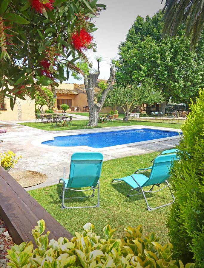 Casa rural para 2 personas, con piscina además de jardín y vistas, Familias con niños en Alt Empordà