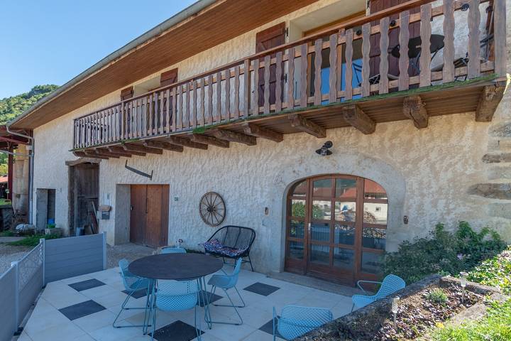 Gîte pour 6 personnes, avec balcon et jardin à Cornod