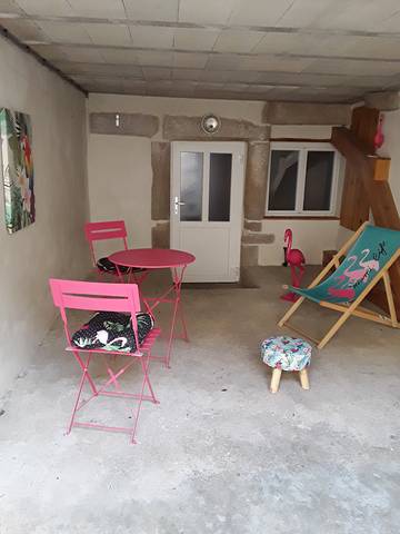 Gîte pour 2 personnes, avec terrasse, animaux acceptés dans le Jura