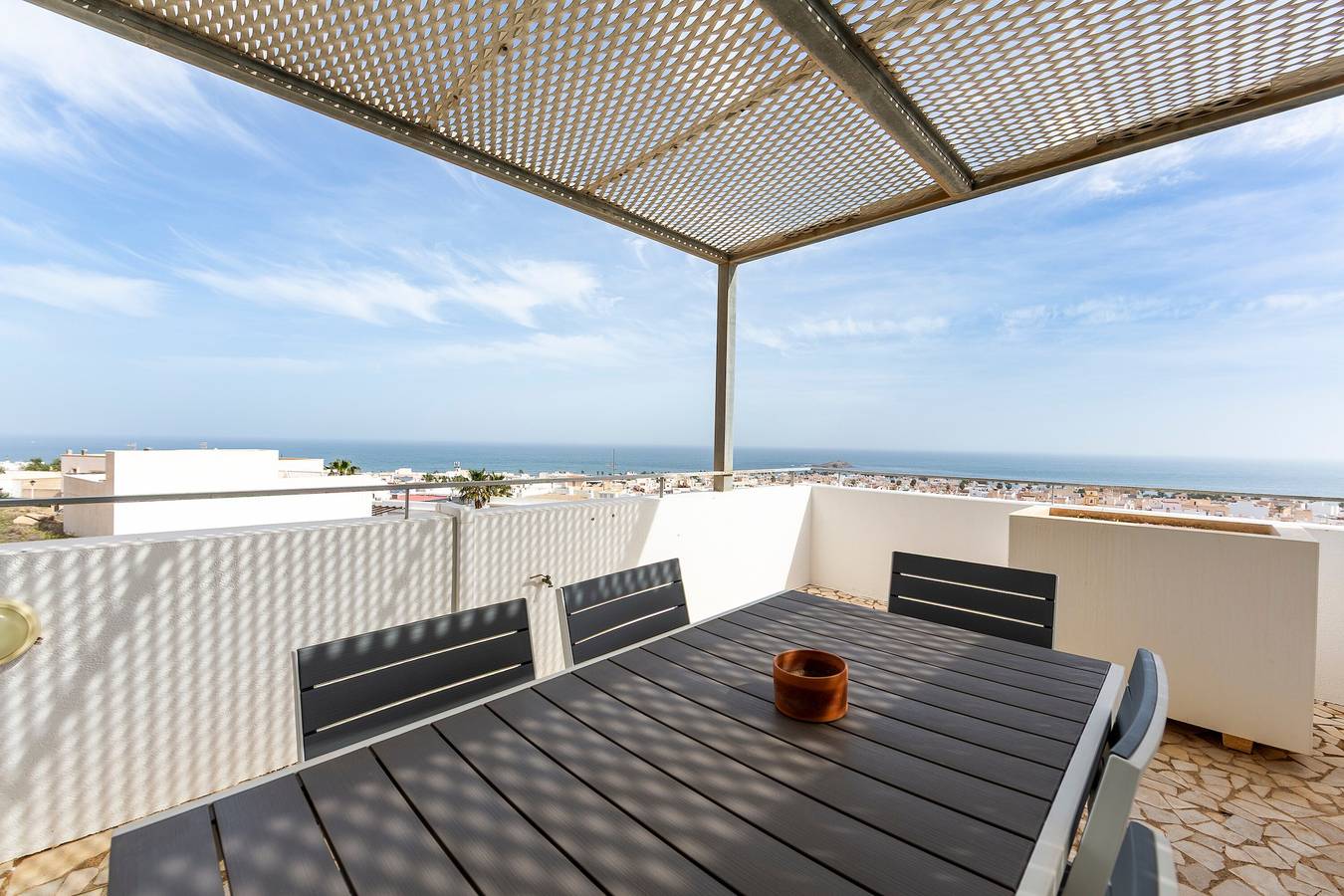 Appartamento intero, Appartamento 'Duplex di Lusso' con vista mare, piscina condivisa e aria condizionata. in Carboneras, Costa de Almeria
