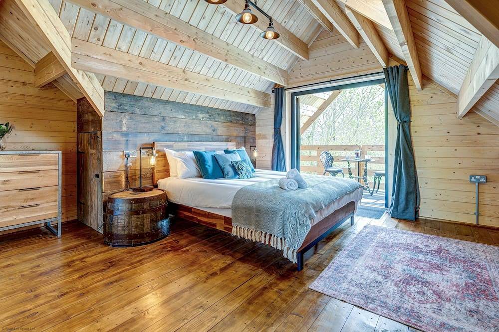 Buttercup Lodge | The Ridgeway Holiday Let | 2 Beds & Sleeps 4 in Crowmarsh, North Wessex Downs