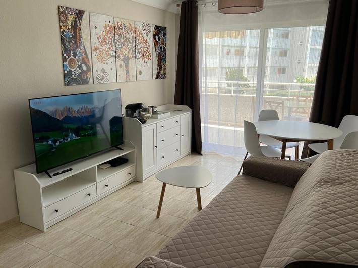 Apartamento de vacaciones para 4 personas, con vistas además de piscina y jardín - 1