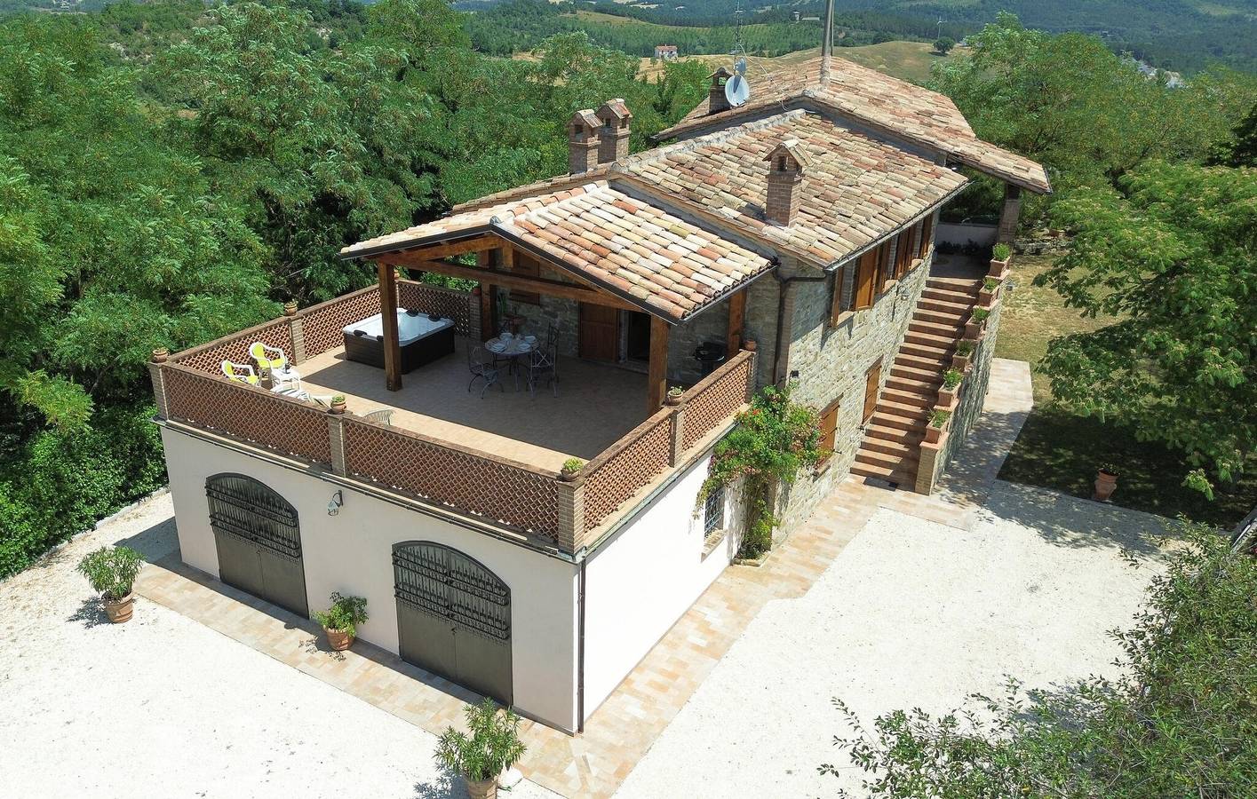 Appartement mit Panoramablick, Pool und Garten in Valfabbrica, Perugia Provinz