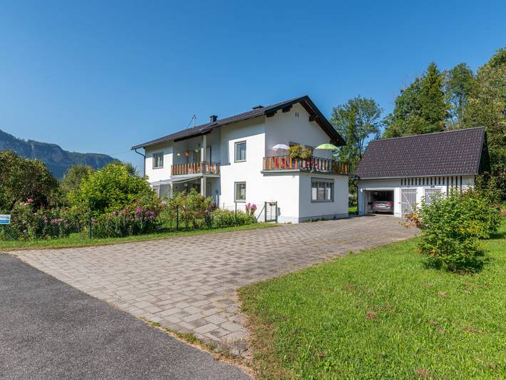 Ferienwohnung für 6 Personen, mit Balkon und Terrasse sowie Garten und Ausblick