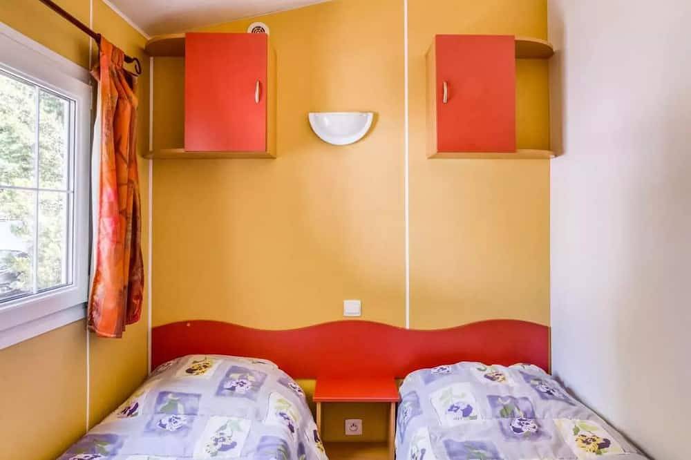 Mobil-home Standard 28m² 2 chambres - zone ombragée 4 personnes in Tulette, Région de nyons