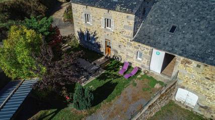 Gîte pour 6 personnes, avec terrasse et jardin dans Albaret-le-Comtal