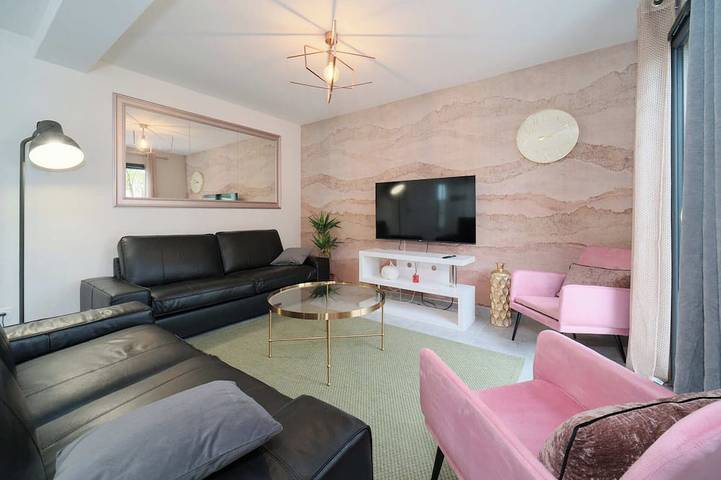 Location de vacances pour 12 personnes à Tignieu-Jameyzieu - 2