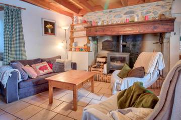 Maison typique avec vue imprenable – à 5 min de Saint-Lary