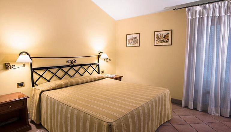 Hôtel pour 2 personnes, avec jardin et terrasse, animaux acceptés dans Basilique Saint-Pierre - 3