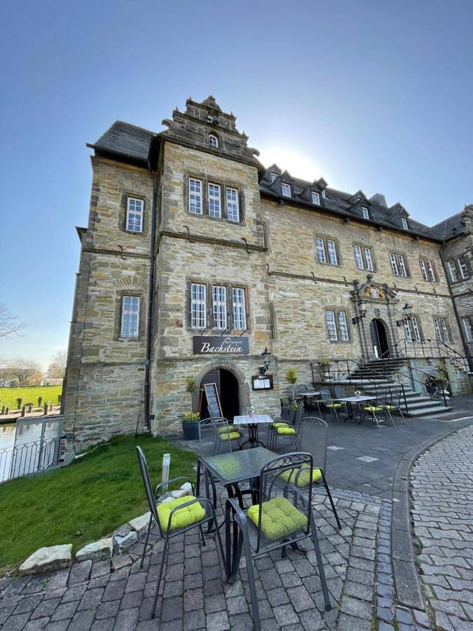 Hotel für 2 Personen, mit Garten und Seeblick sowie Ausblick in Erwitte