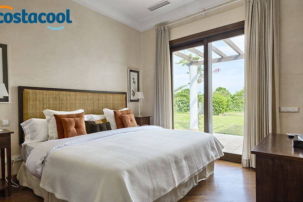 Villa de lujo con piscina privada (limpieza salida  incl.) in Benalup-Casas Viejas, Costa de la Luz