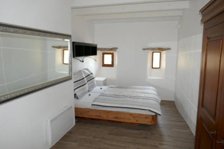 Gîte pour 9 personnes, avec jardin ainsi que vue et piscine à Rocles - 2