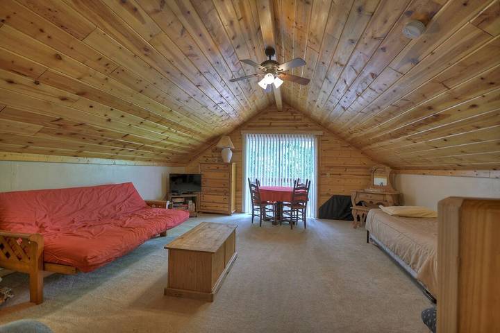 Vacation rental for 10 people, with terrace and hot tub, with pets in Georgia