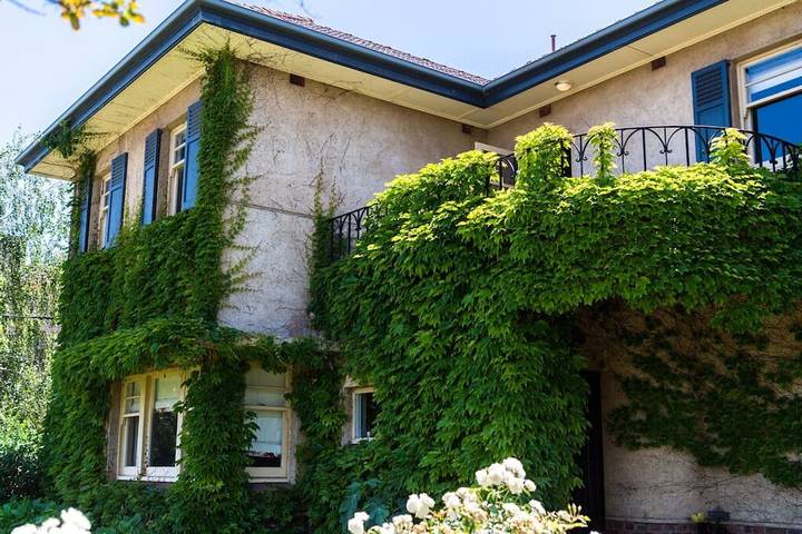 Holiday home for 16 people, with garden in Adelaide