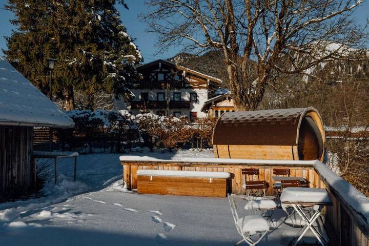Hotel für 2 Personen, mit Seeblick und Ausblick sowie Garten und Sauna am Walchensee