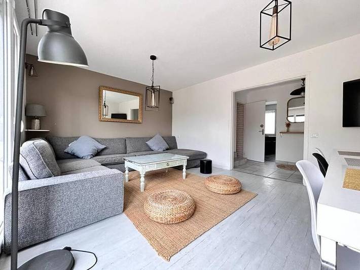 Location de vacances pour 8 personnes, avec terrasse et jardin à Cébazat