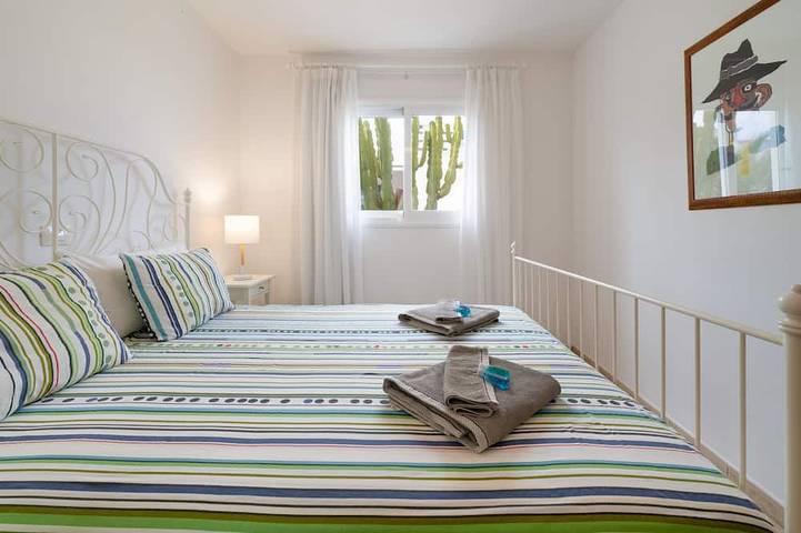 B1, in a small complex with communal pool 100m from the sea in Charco del Palo, Haría