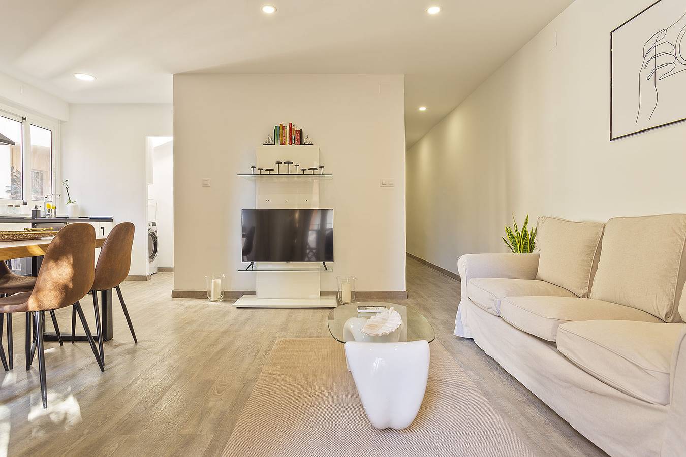 Entire apartment, Ref. 414345 in Barcelona Centre, Barcelona