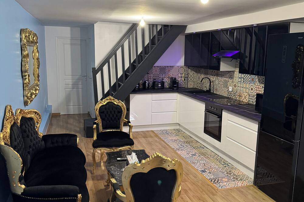 Apartamento entero, Le Mini Versailles in Goussainville, Valle del Oise