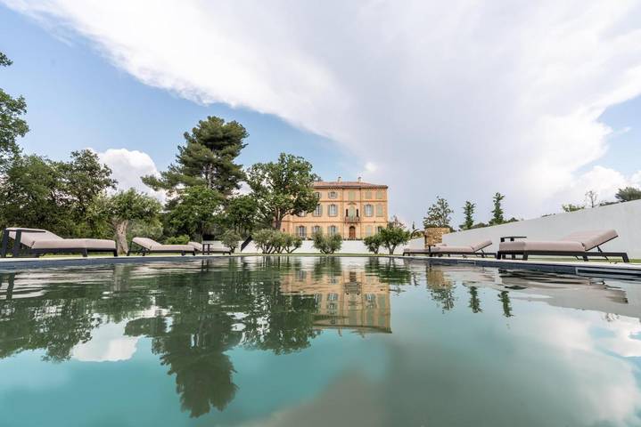 Villa pour 14 personnes, avec sauna et piscine ainsi que terrasse et jardin à Bouc-Bel-Air